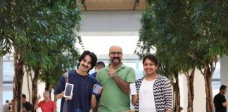 Saudi man first to snap up iPhone 7 in Dubai source: me.pcmag.com