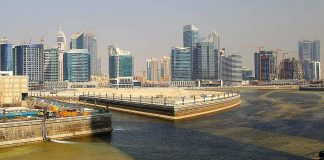 Water flows through Dubai Water Canal extension (Picture by Juidin Bernarrd)