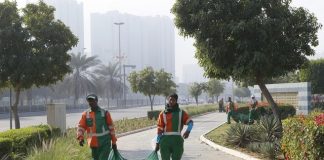 Clean up crews make sure New Year’s Day is rubbish free