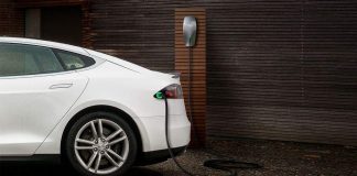 Charge your Tesla in this Dubai shopping mall, and get guaranteed parking