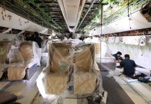 Boeing 777-200LR Reconfiguration | Emirates Airline