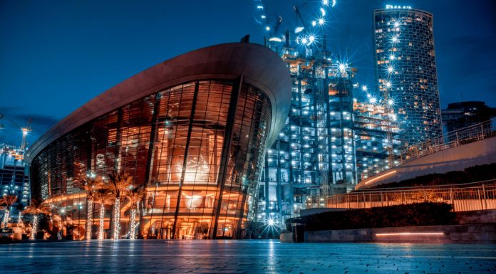 Dubai Opera Dubai Metro